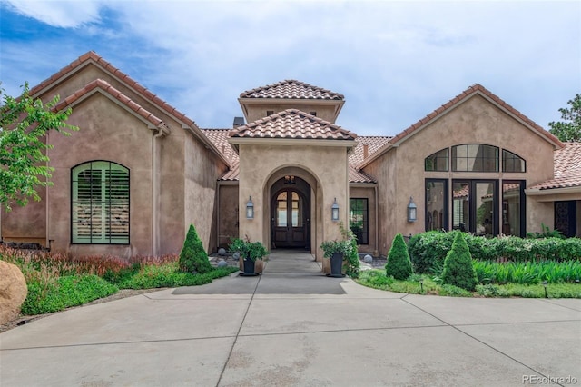 view of mediterranean / spanish-style home