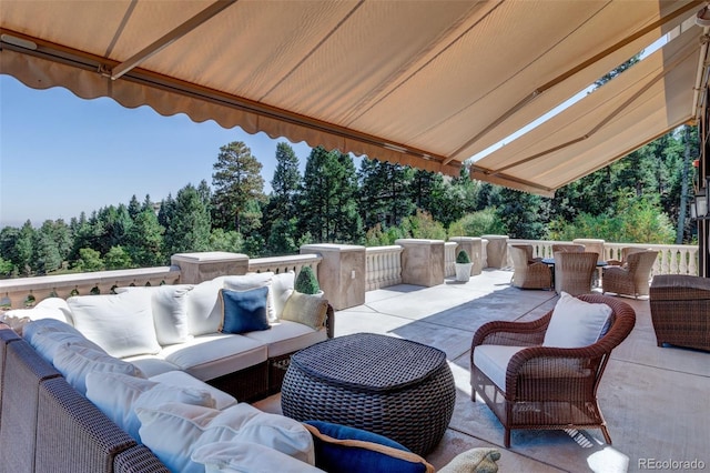 view of patio with outdoor lounge area