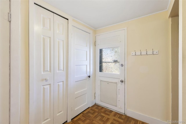 924 E Saint Vrain St, Colorado Springs, CO 80903 - entryway featuring baseboards