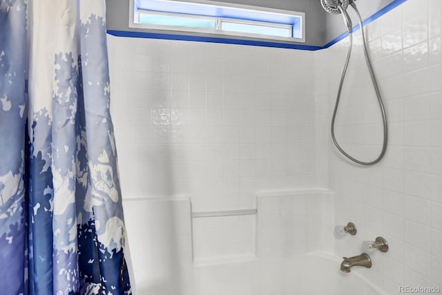 bathroom featuring shower / tub combo