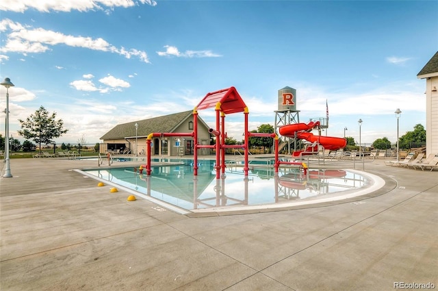 10909 Memphis Ct, Commerce City, CO 80022 - community pool with a water play area
