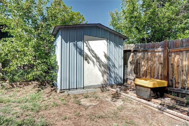 4833 S Pitkin Ct, Aurora, CO 80015 - view of shed featuring a fenced backyard