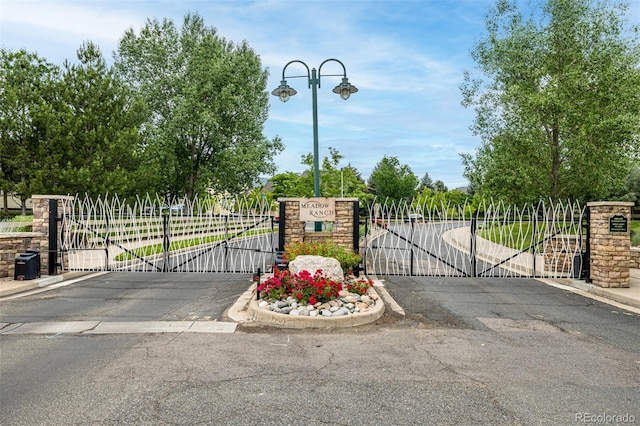 8410 S Oak St, Littleton, CO 80127 - view of gate
