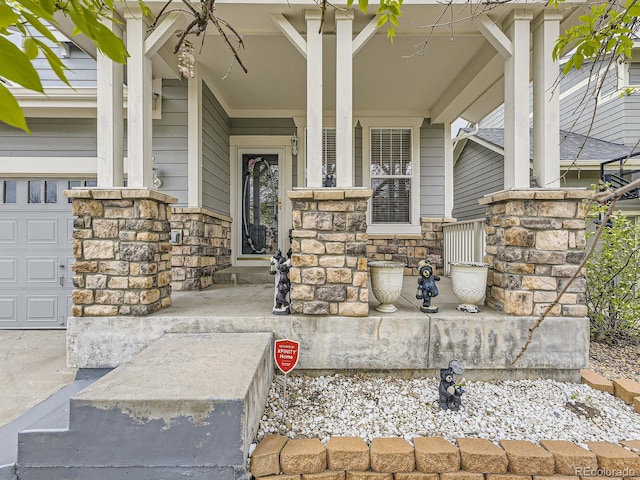 property entrance featuring a porch