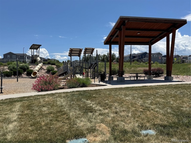 4391 Mcmurdo Ct, Castle Rock, CO 80108 - view of property's community with a lawn