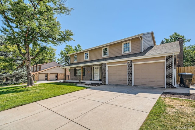 view of front of house featuring covered porch and a front lawn