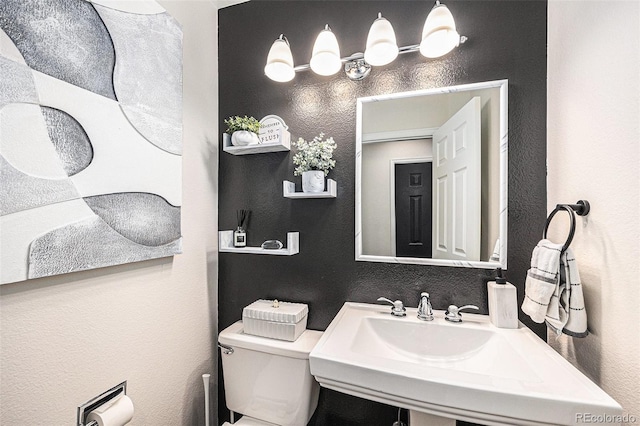 5265 S Cathay Way, Centennial, CO 80015 - half bath with toilet and a textured wall