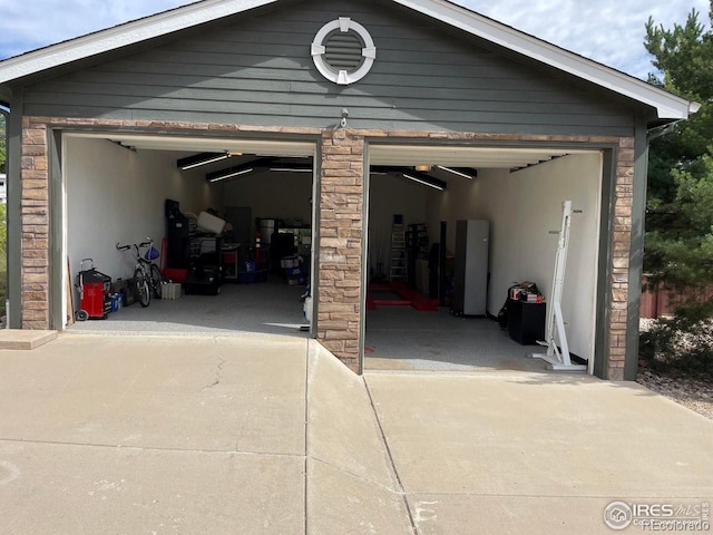 view of detached garage