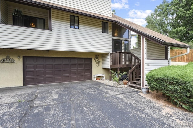 view of front facade with a garage