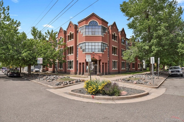 505 E 24th St Unit 204, Denver, CO 80205 - view of building exterior