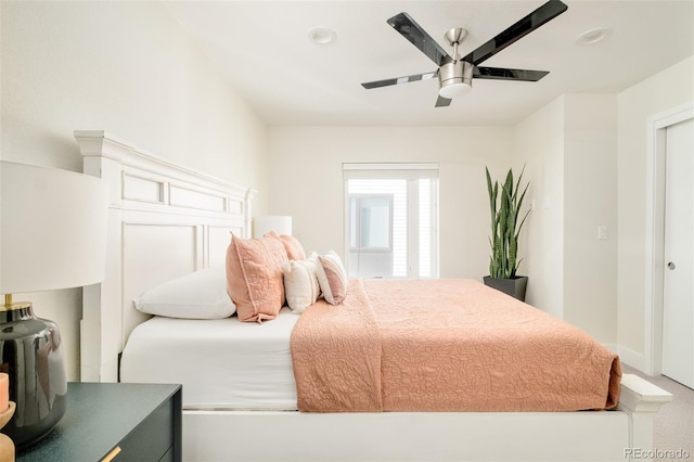 bedroom with ceiling fan