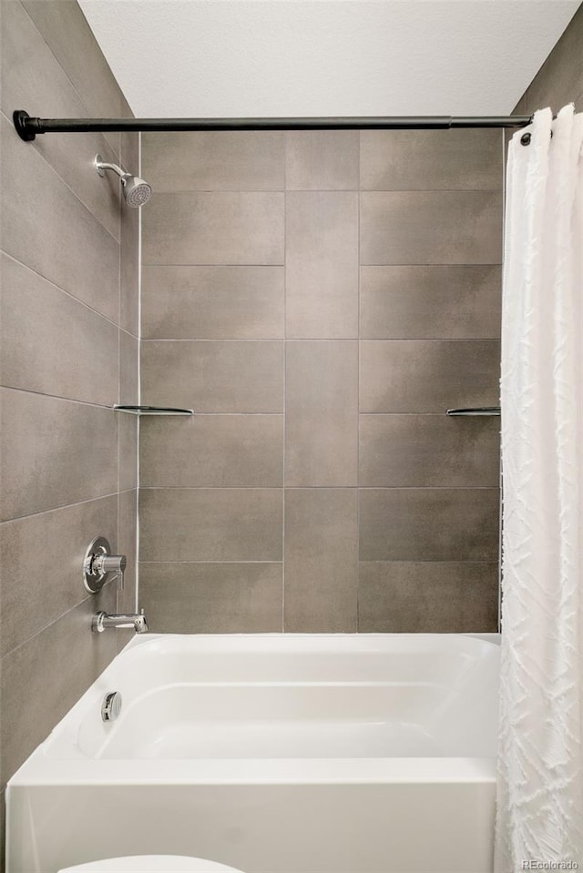 full bath featuring shower / tub combo