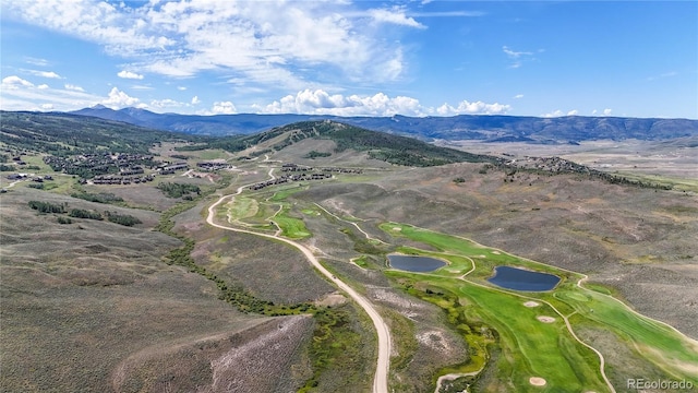 bird's eye view with a mountain view