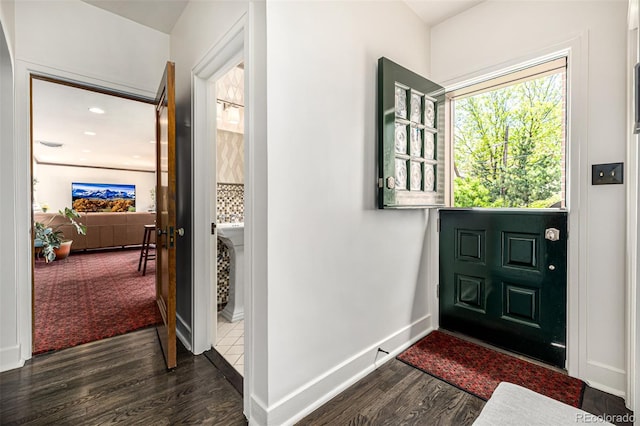 1795 N Monaco St Parkway, Denver, CO 80224 - foyer featuring dark wood-style flooring, baseboards, and recessed lighting
