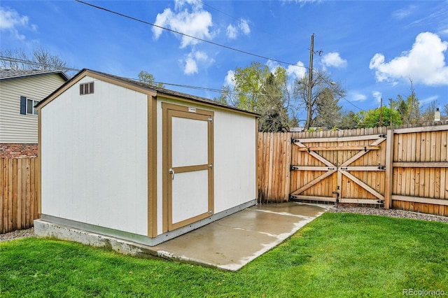 7076 S Spruce Dr W, Centennial, CO 80112 - view of shed featuring a gate