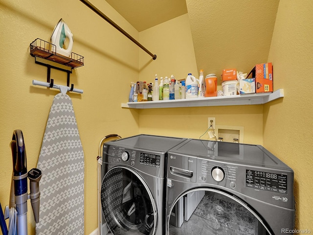 1052 Northampton Ct, Highlands Ranch, CO 80126 - washroom with washing machine and clothes dryer