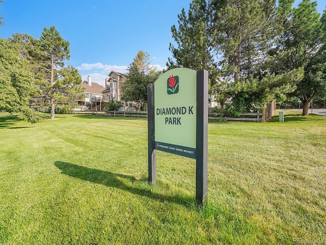 1052 Northampton Ct, Highlands Ranch, CO 80126 - community / neighborhood sign featuring a yard