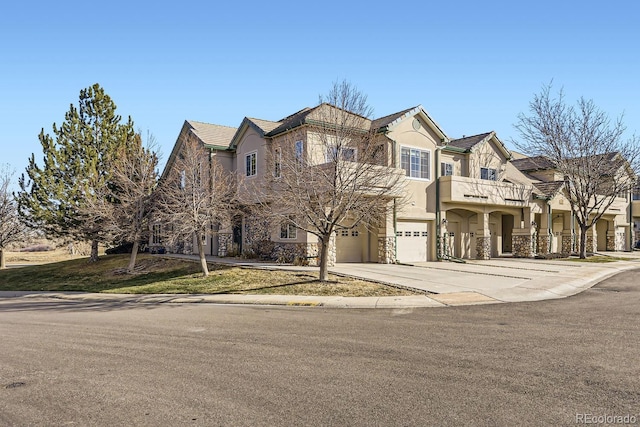 view of front facade with a garage