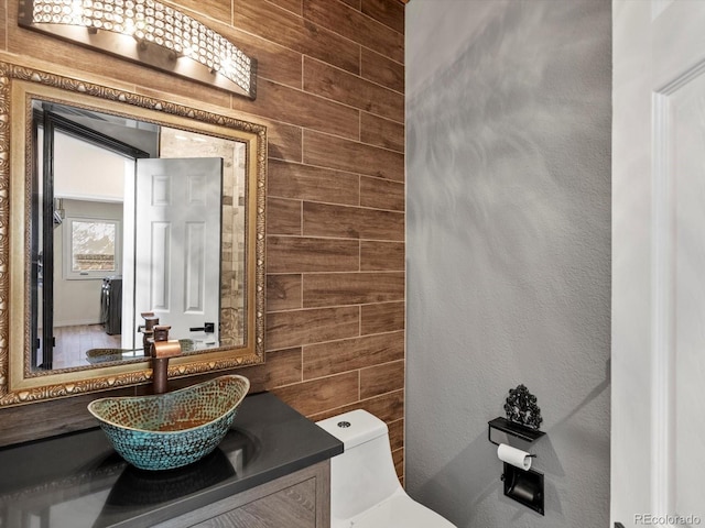8425 Green Island Cir, Lone Tree, CO 80124 - bathroom with toilet and vanity