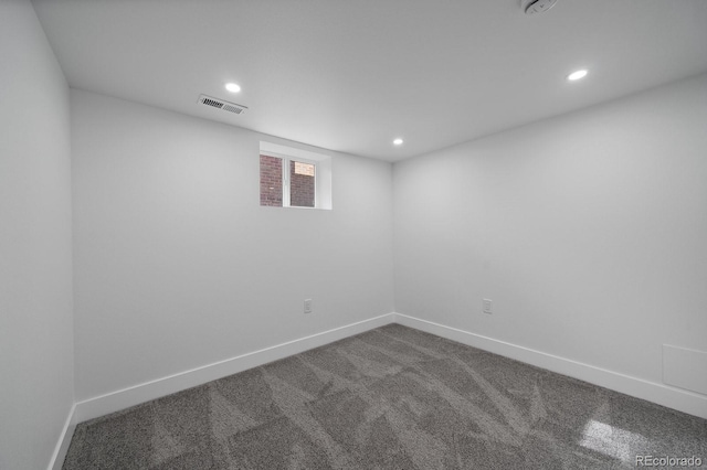 unfurnished room featuring carpet flooring