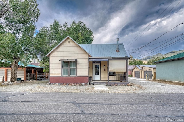 view of front of house featuring a porch