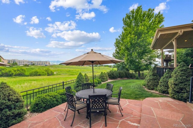 10258 Pennington Ln, Highlands Ranch, CO 80126 - view of patio / terrace with outdoor dining space