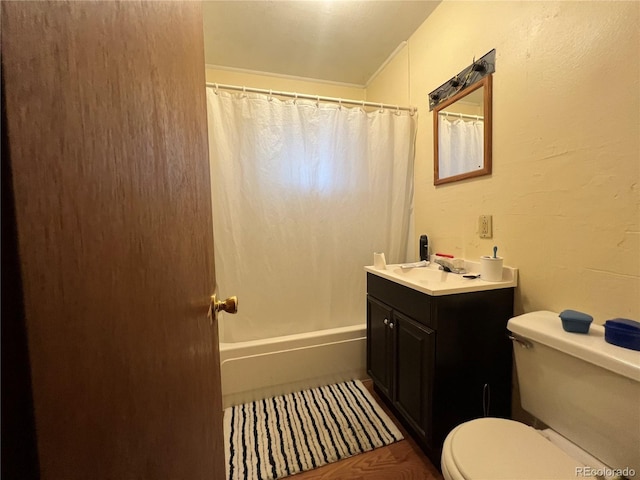 1069 US Highway 285, Monte Vista, CO 81144 - full bathroom featuring vanity and shower / tub combo with curtain