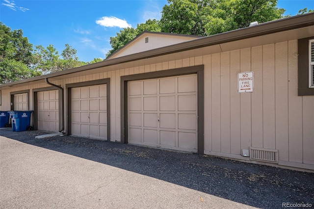 64 Nome Way Unit A, Aurora, CO 80012 - view of garage