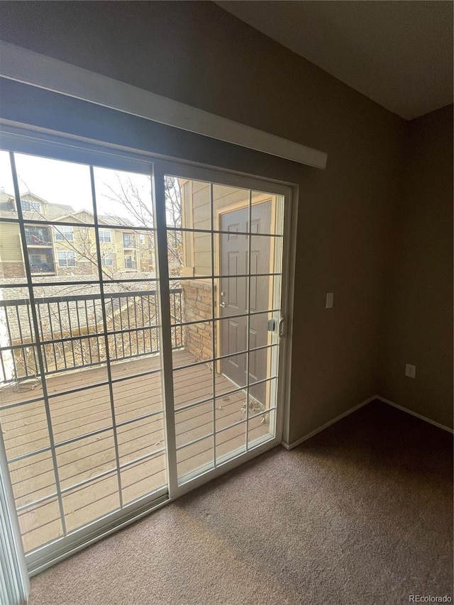 entryway featuring carpet