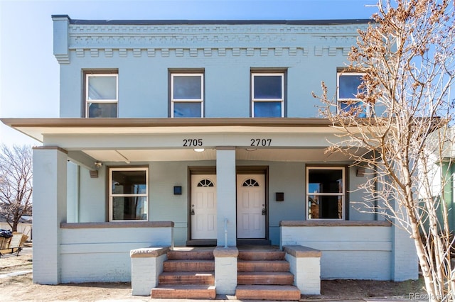 view of front facade with covered porch