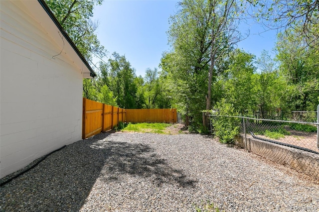 229-231 Crestone Ave, Colorado Springs, CO 80905 - view of yard