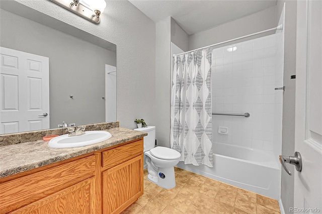 full bath with shower / bath combination with curtain, vanity, and toilet