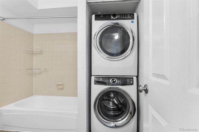 20 S Boulder Cir Unit 2109, Boulder, CO 80303 - laundry area featuring stacked washer and clothes dryer