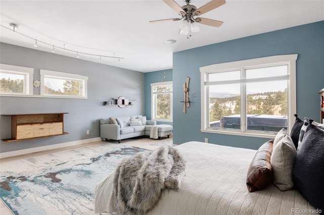 bedroom with ceiling fan