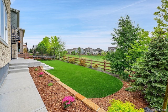 8179 S Kellerman Cir, Aurora, CO 80016 - view of yard featuring a residential view