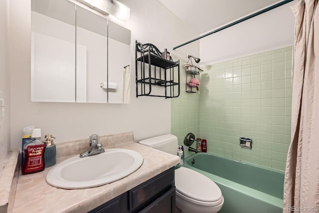 full bath featuring vanity, toilet, and shower / bathtub combination with curtain