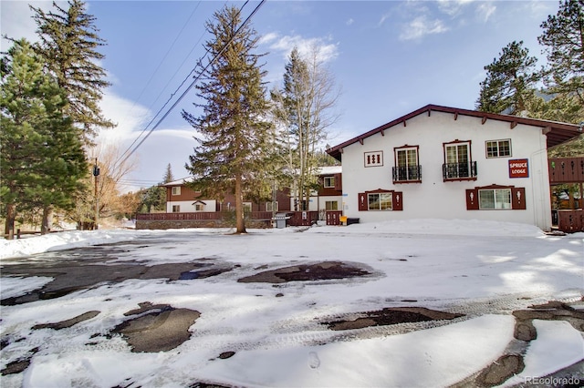 view of front of property featuring stucco siding