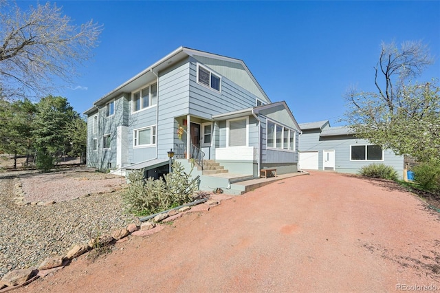 1055 N 18th St, Colorado Springs, CO 80904 - view of front of property with dirt driveway