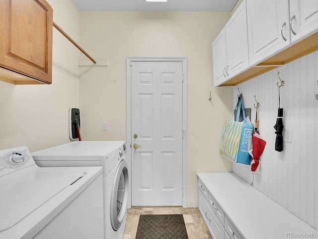 848 Huntington Pl, Highlands Ranch, CO 80126 - laundry room featuring cabinet space and washing machine and clothes dryer
