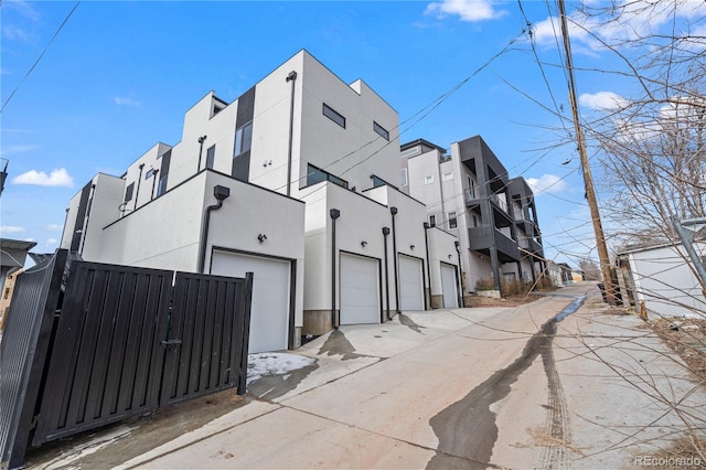 view of building exterior featuring a residential view