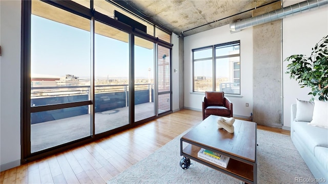 1401 Wewatta St Unit 808, Denver, CO 80202 - view of sunroom / solarium