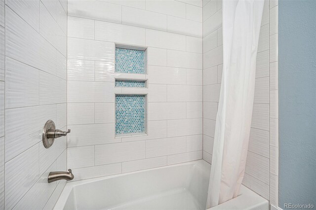10247 W Roxbury Pl, Littleton, CO 80127 - full bath with shower / tub combo