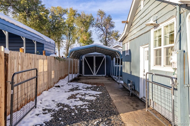 exterior space featuring a carport