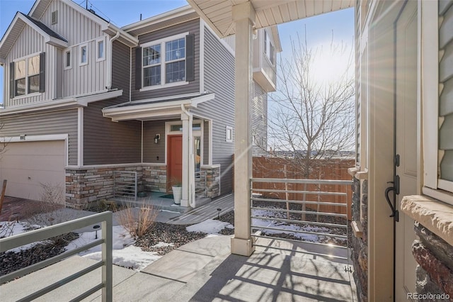 view of front of property featuring a garage