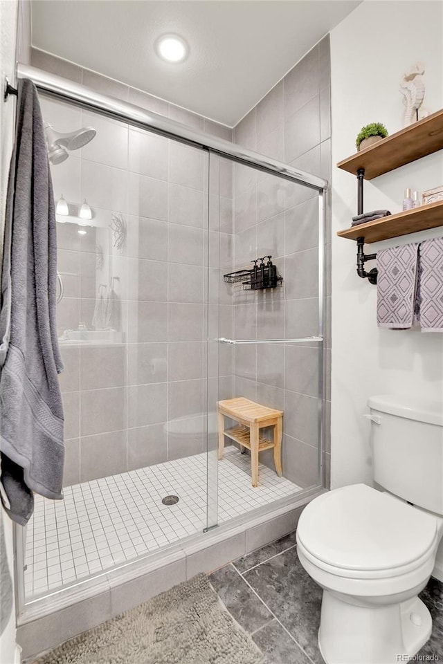 240 S Oak Hill St, Aurora, CO 80018 - full bath featuring toilet, a shower stall, and recessed lighting