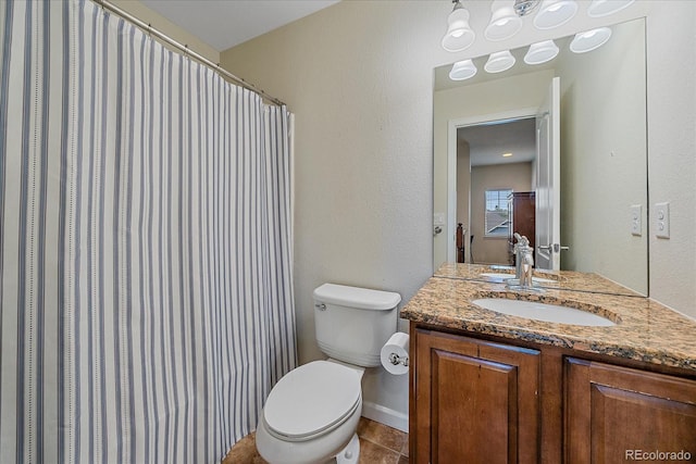 6461 S Ider St, Aurora, CO 80016 - full bath featuring toilet, vanity, tile patterned flooring, curtained shower, and baseboards