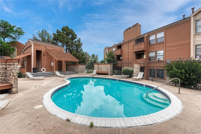4283 S Salida Way Unit 8, Aurora, CO 80013 - community pool with a patio area