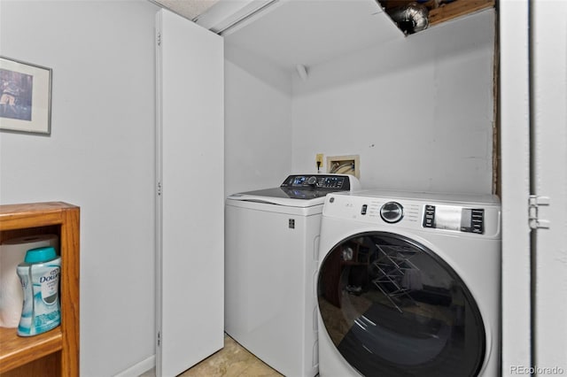 2092 S Helena St Unit C, Aurora, CO 80013 - washroom featuring separate washer and dryer