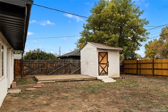 exterior space featuring a fenced backyard