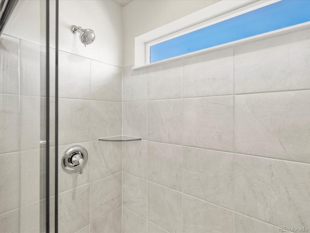 17487 E 89th Way, Commerce City, CO 80022 - full bathroom featuring tiled shower